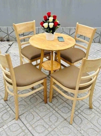 Bàn Ăn 4 Ghế Gỗ – Giải Pháp Hoàn Hảo Cho Không Gian Bếp Hiện Đại