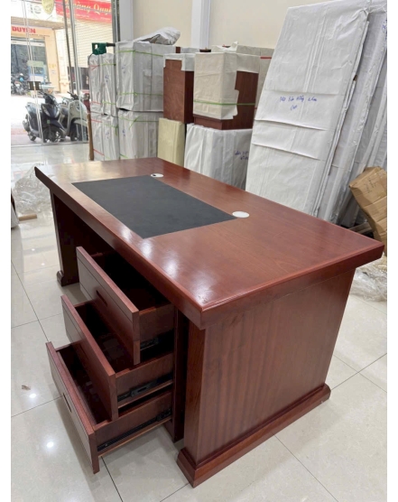 Bàn Làm Việc Gỗ Giám Đốc Cao Cấp – Sang Trọng, Bền Đẹp Theo Thời Gian