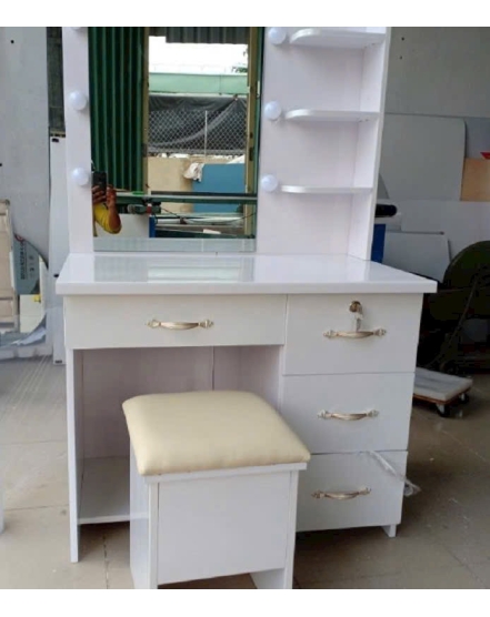 Bàn Phấn Nhựa Cao Cấp – Thiết Kế Đẹp, Bền Bỉ Theo Thời Gian
